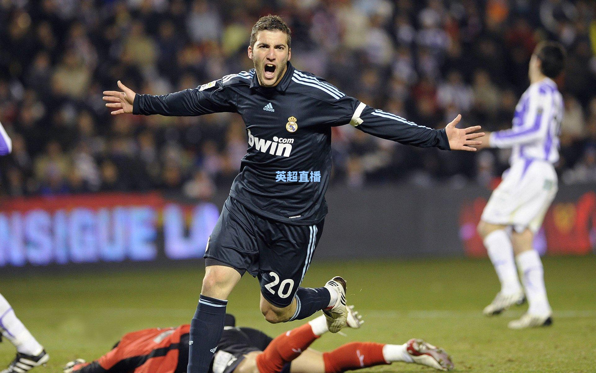 钢琴大师郎朗深情追忆贝肯鲍尔,足球传奇与文化桥梁的双重人生