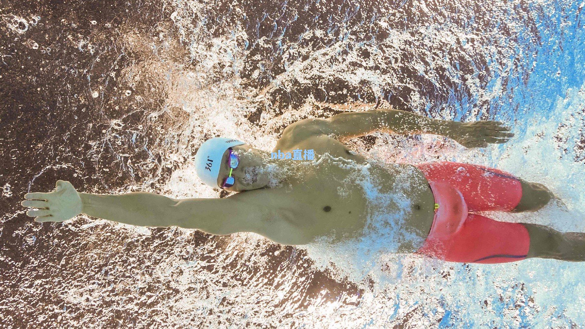 太燃了！张展硕接力最后一棒连超美国和澳大利亚